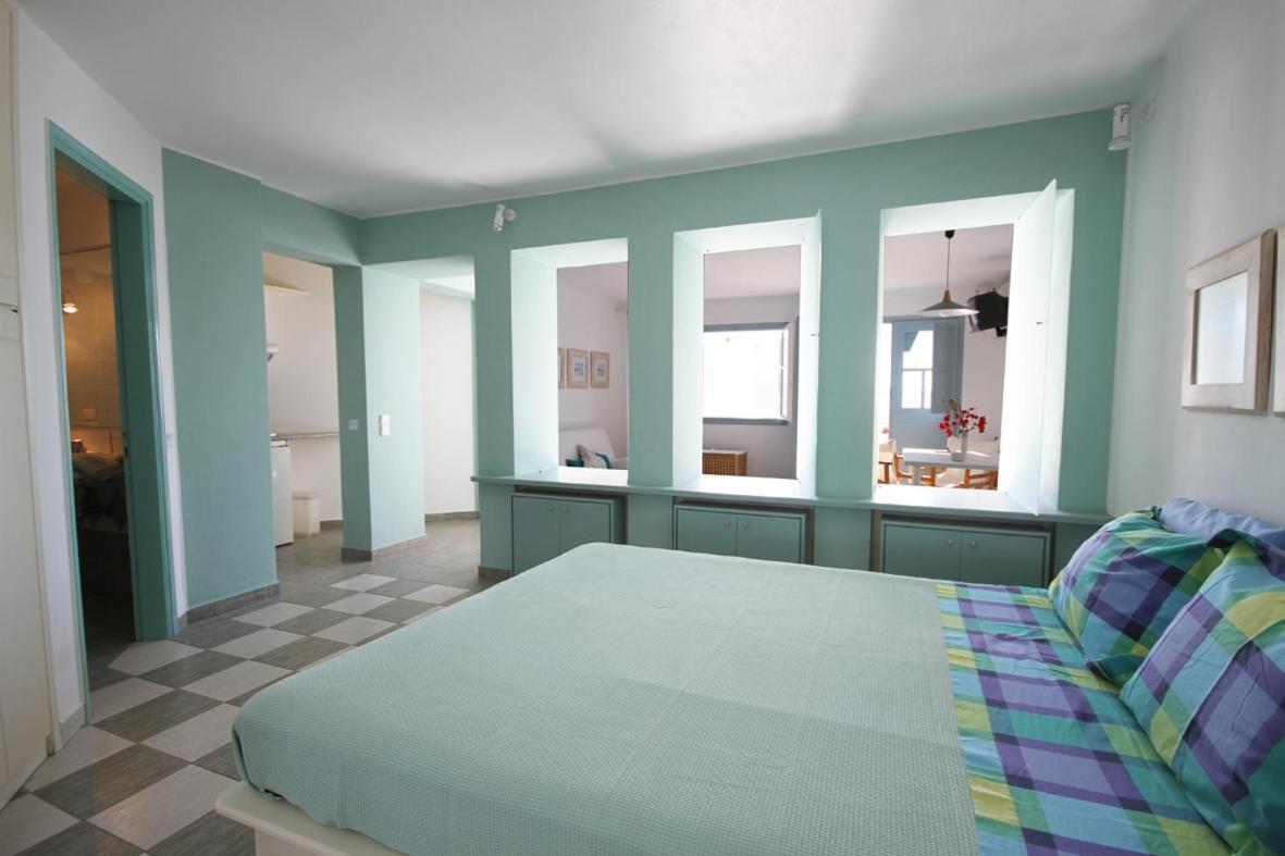 Emily'S Suites 아다마스 외부 사진