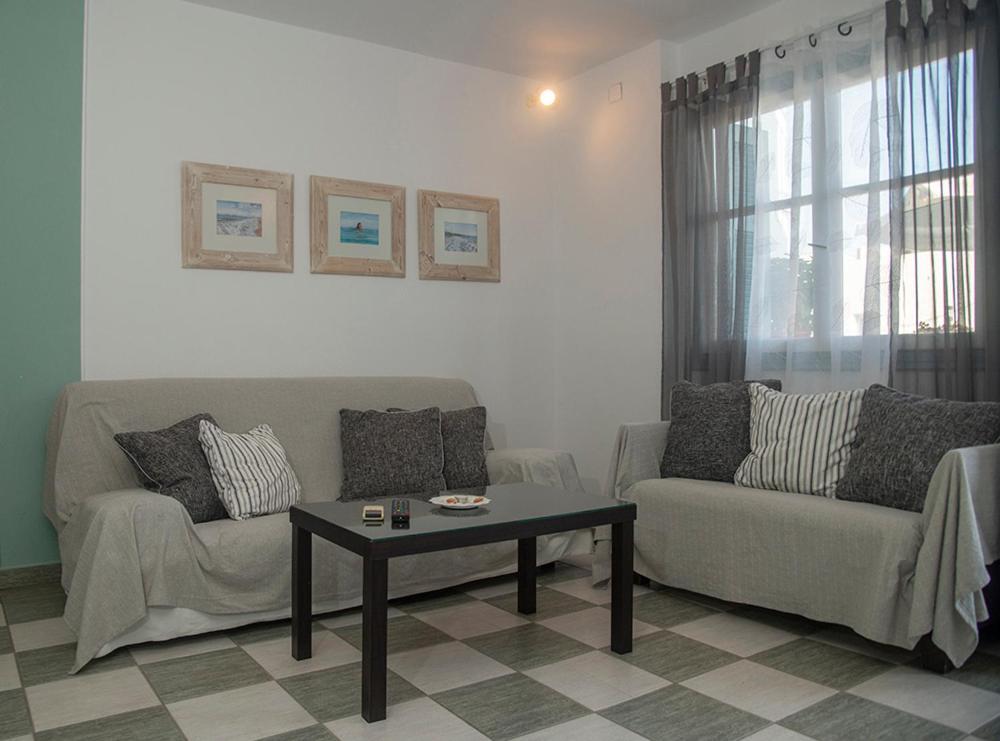 Emily'S Suites 아다마스 외부 사진
