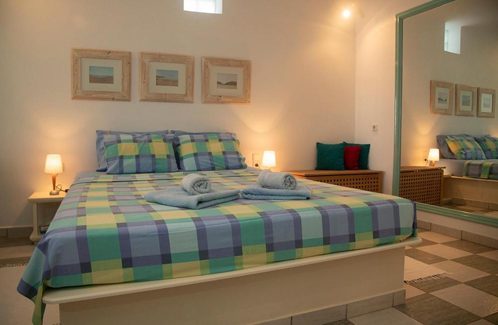 Emily'S Suites 아다마스 외부 사진